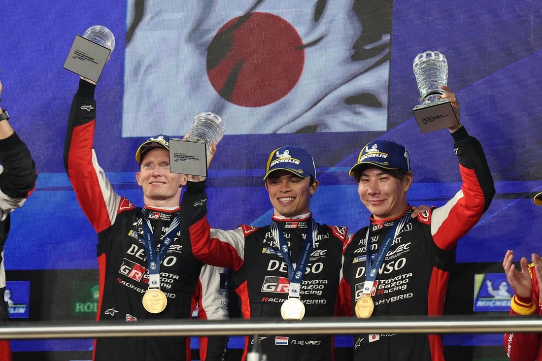 #7 Toyota Gazoo Racing Toyota GR010 - Híbrido: Mike Conway, Kamui Kobayashi, Nyck De Vries