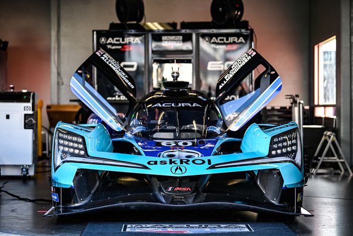 #60 Acura Meyer Shank Racing w/Curb Agajanian Acura ARX-06: Tom Blomqvist, Colin Braun, Scott Dixon