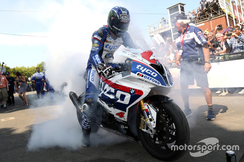 Ganador Ian Hutchinson, Tyco BMW, BMW