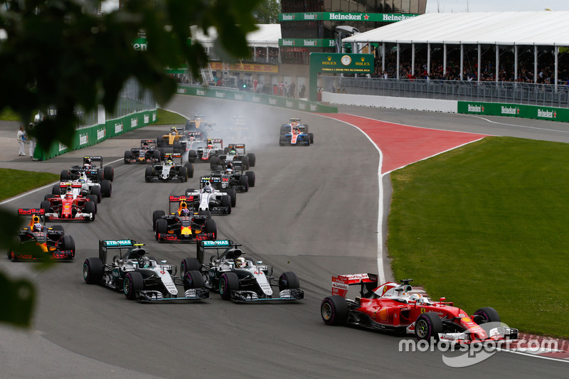 Lewis Hamilton, Mercedes AMG F1 W07 Hybrid and team mate Nico Rosberg, Mercedes AMG F1 W07 Hybrid at the start of the race