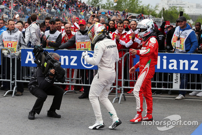 Ganador, Lewis Hamilton, Mercedes AMG F1 celebra con Sebastian Vettel, Ferrari
