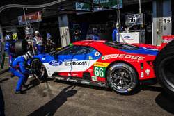#66 Ford Chip Ganassi Racing Team UK Ford GT: Olivier Pla, Stefan Mücke, Billy Johnson