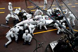 Valtteri Bottas, Williams FW38, lors d'un arrêt aux stands