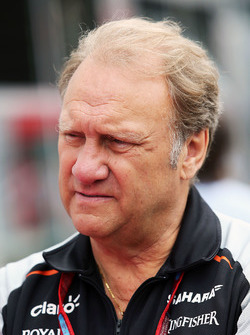Robert Fernley, Sahara fuerza la India F1 equipo Subdirector