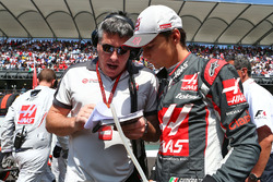 Esteban Gutierrez, Haas F1 Team on the grid