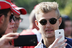 Marcus Ericsson, Sauber F1 Team with fans