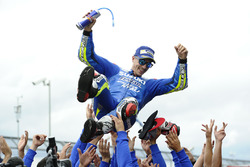 Maverick Viñales, Team Suzuki MotoGP, vainqueur de la course