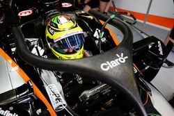 Sergio Perez, Sahara Force India F1 VJM09 with the Halo cockpit cover