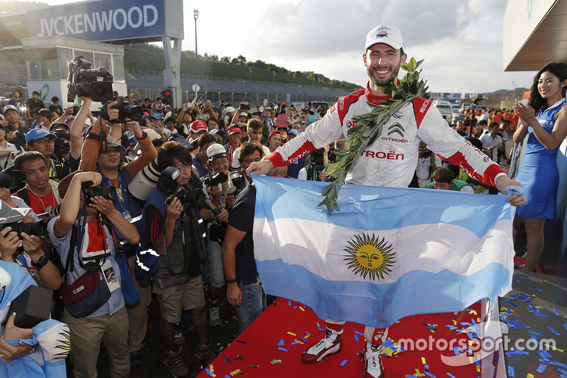 Champion José María López, Citroën World Touring Car Team, Citroën C-Elysée WTCC