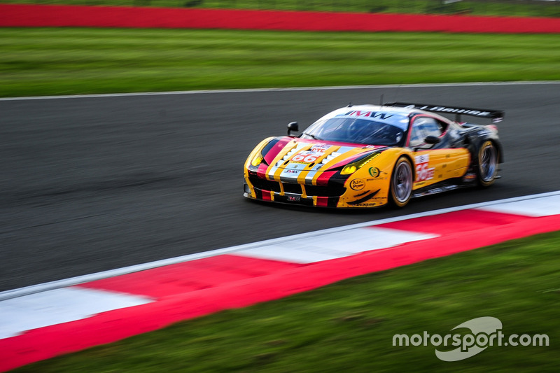 #66 JMW Motorsport Ferrari F458 Italia: Rory Butcher, Robert Smith, Andrea Bertolini