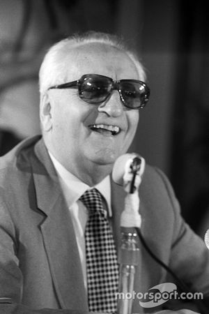 Enzo Ferrari in una conferenza stampa Ferrari a Maranello, ca. fine 1975