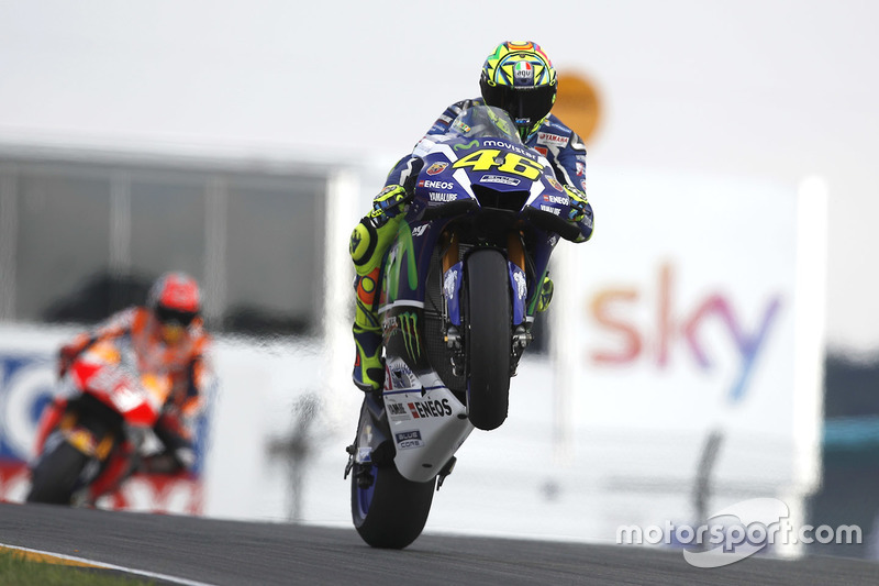 <img src="http://cdn-1.motorsport.com/static/custom/car-thumbs/MOTOGP_2016/numbers/46.png"> Valentino Rossi (Movistar Yamaha MotoGP)