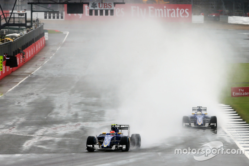 Felipe Nasr até começou a corrida com bom ritmo enquanto o asfalto estava molhado.