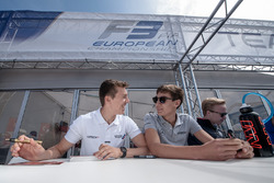 Handtekeningensessie met Ben Barnicoat, HitechGP Dallara F312 - Mercedes-Benz, George Russell, HitechGP Dallara F312 - Mercedes-Benz