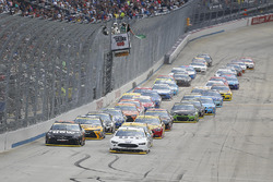 Start: Brad Keselowski, Team Penske Ford leads