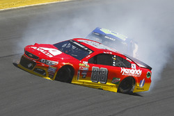 Alex Bowman, Hendrick Motorsports Chevrolet, Casey Mears, Germain Racing Chevrolet, crash