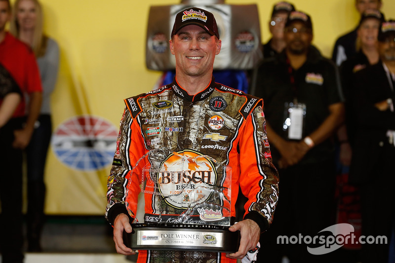 Polesitter Kevin Harvick, Stewart-Haas Racing, Chevrolet