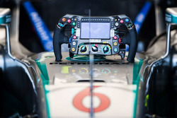 Mercedes AMG W07 Hybrid streeting wheel