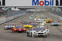 GTLM start: #25 BMW Team RLL BMW M6 GTLM: Bruno Spengler, Bill Auberlen, Dirk Werner leads