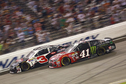 Austin Dillon, Richard Childress Racing Chevrolet, Kurt Busch, Stewart-Haas Racing Chevrolet