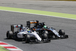 Felipe Massa, Williams FW38 and Nico Hulkenberg, Sahara Force India F1 VJM09 battle for position