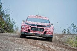 Kris Meeke, Citroën World Rally Team prova la Citroën C3 WRC 2017