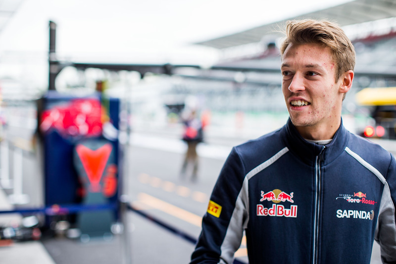 2016 год. В боксах Toro Rosso на второй пятничной тренировке