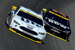 Jamie McMurray, Chip Ganassi Racing Chevrolet, Martin Truex Jr., Furniture Row Racing Toyota