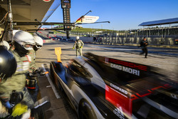 #1 Porsche Team Porsche 919 Hybrid: Timo Bernhard, Mark Webber, Brendon Hartley