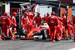 Kimi Raikkonen, Ferrari SF16-H fa un pit stop