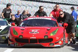 #62 Risi Competizione, Ferrari 488 GTE: Toni Vilander, Giancarlo Fisichella, James Calado