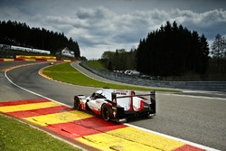 #2 Porsche Team Porsche 919 Hybrid: Timo Bernhard, Earl Bamber, Brendon Hartley