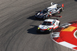 #912 Porsche Team North America Porsche 911 RSR: Wolf Henzler, Laurens Vanthoor, #70 Mazda Motorsports Mazda DPi: Joel Miller, Tom Long
