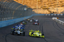Simon Pagenaud, Team Penske Chevrolet passes J.R. Hildebrand, Ed Carpenter Racing Chevrolet