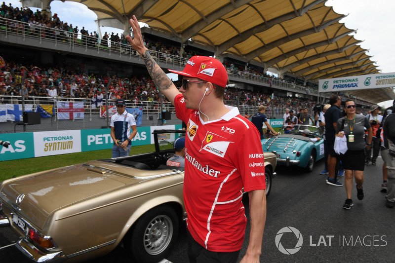 Kimi Raikkonen, Ferrari saat parade pembalap