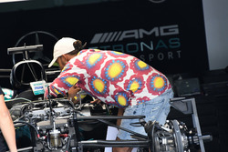 Lewis Hamilton, Mercedes AMG F1 in the garage