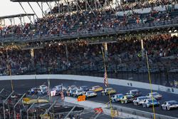 Kasey Kahne, Hendrick Motorsports Chevrolet restart