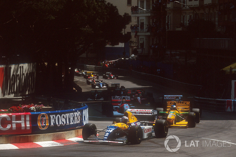 Start action, Alain Prost, Williams FW15C Renault precede Michael Schumacher, Benetton B193B Ford, Damon Hill, Williams FW15C Renault e Ayrton Senna, McLaren MP4/8 Ford