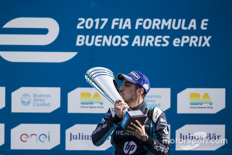 Podio: il vincitore della gara Sébastien Buemi, Renault e.Dams