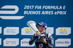 Podio: il vincitore della gara Sébastien Buemi, Renault e.Dams