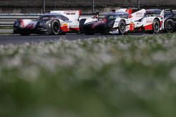 #1 Porsche Team Porsche 919 Hybrid: Neel Jani, Andre Lotterer, Nick Tandy, #7 Toyota Gazoo Racing Toyota TS050 Hybrid: Mike Conway, Kamui Kobayashi, Yuji Kunimoto