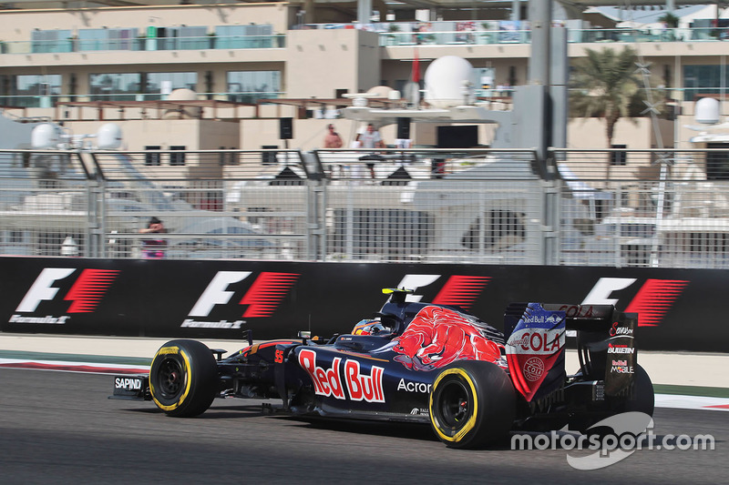 Carlos Sainz Jr., Scuderia Toro Rosso STR11