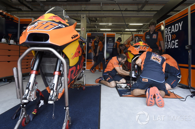 KTM garage