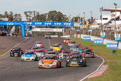 Largada de la Carrera 1 de la división Challenge