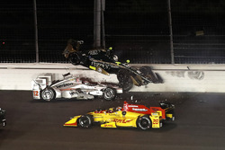 Crash: Will Power, Team Penske Chevrolet, Ed Carpenter, Ed Carpenter Racing Chevrolet