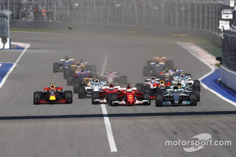 Valtteri Bottas, Mercedes AMG F1 W08, Sebastian Vettel, Ferrari SF70H, Kimi Raikkonen, Ferrari SF70H