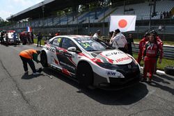 Ryo Michigami, Honda Racing Team JAS, sulla griglia di partenza