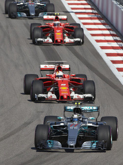 Valtteri Bottas, Mercedes AMG F1 W08, Sebastian Vettel, Ferrari SF70H, Kimi Raikkonen, Ferrari SF70H