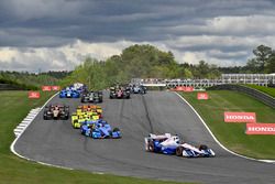 Helio Castroneves, Team Penske Chevrolet, Scott Dixon, Chip Ganassi Racing Honda