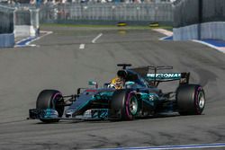 Льюис Хэмилтон, Mercedes AMG F1 W08